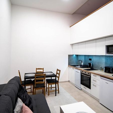Free Parking Basilica Rob'S Home - Ac, Wi-Fi, Smart Tv Budapest Esterno foto